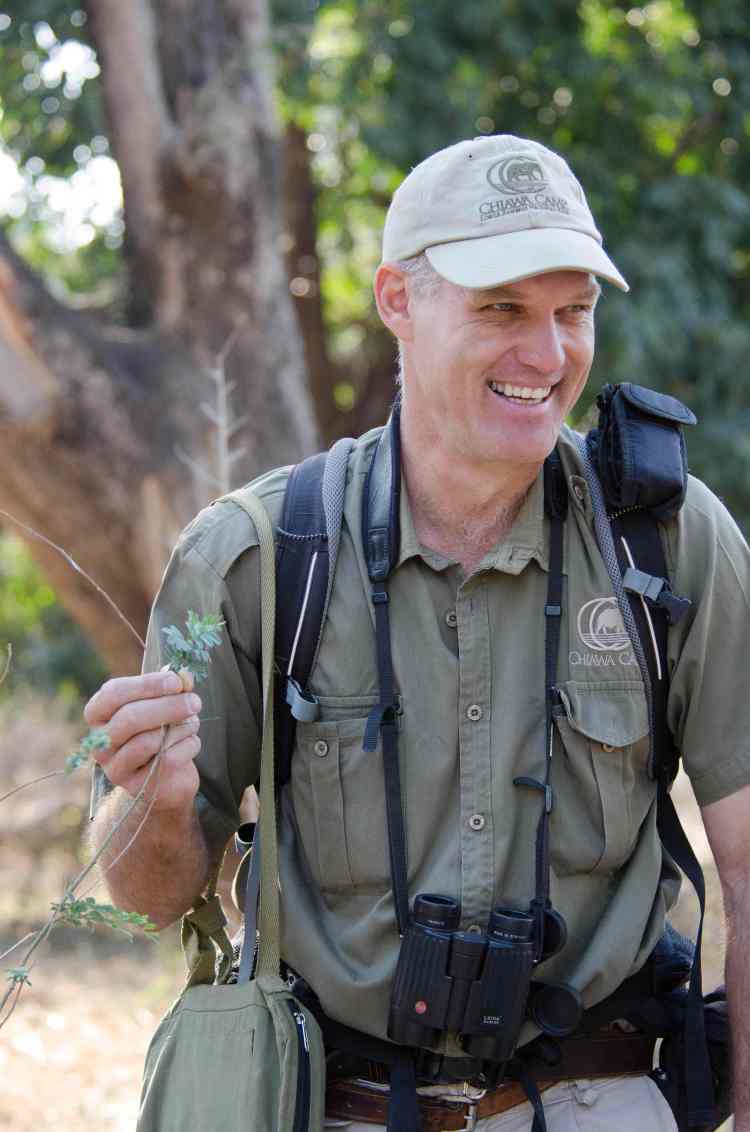 Paul Grobler bush walk Zambezi Valley 1 (E .Miroglio )